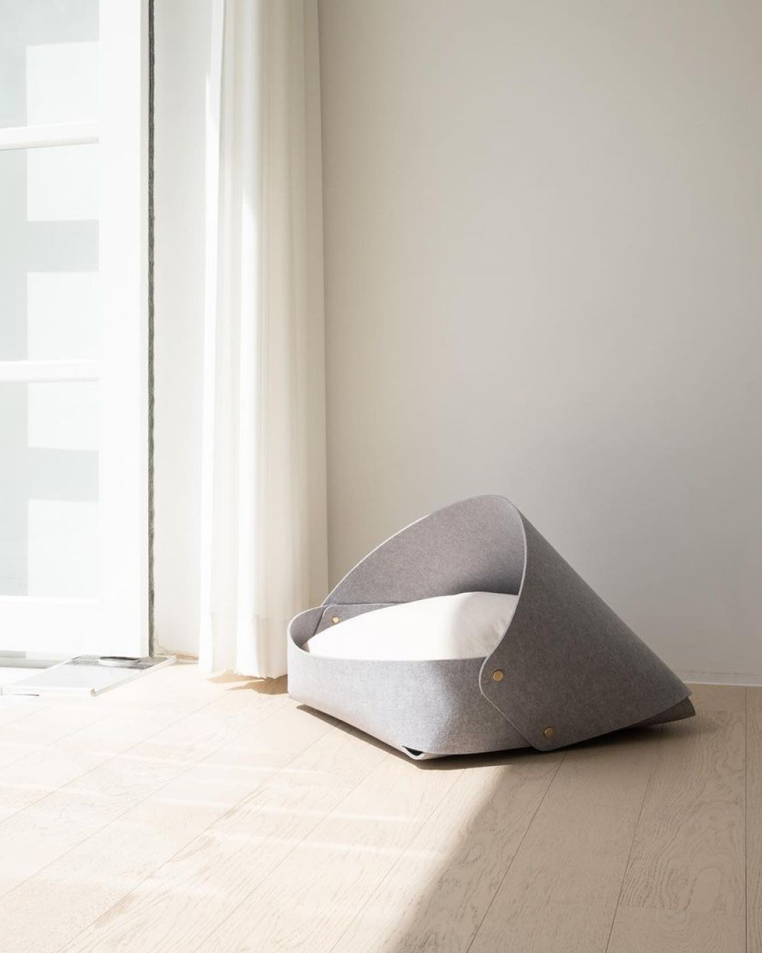 Msdfvs | Gray Pet Bed for Balanced Indoor Resting Areas