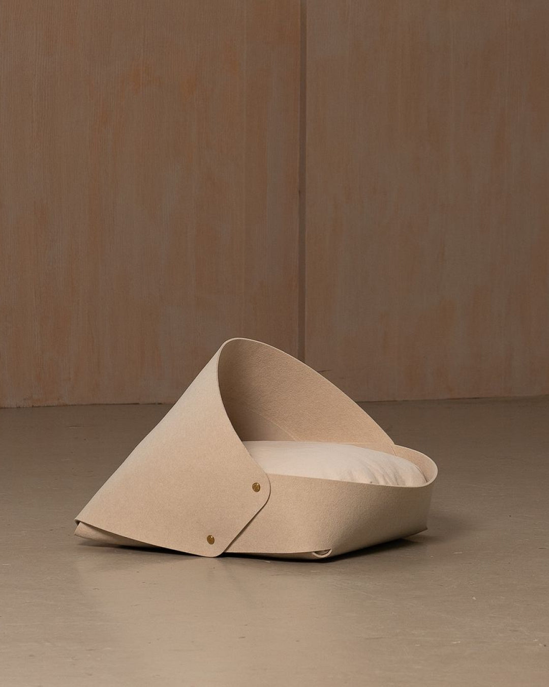 Msdfvs | Oatmeal Tone Pet Bed for Light Indoor Resting Areas