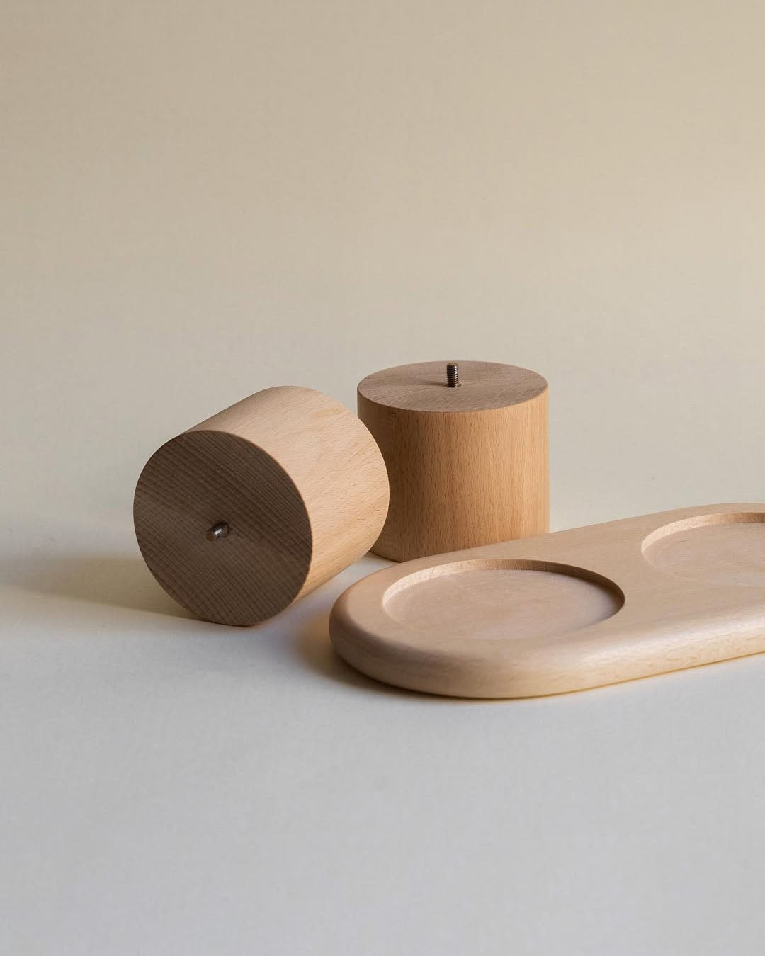 Msdfvs | Soft Green Pet Table for Calm Indoor Feeding Corners