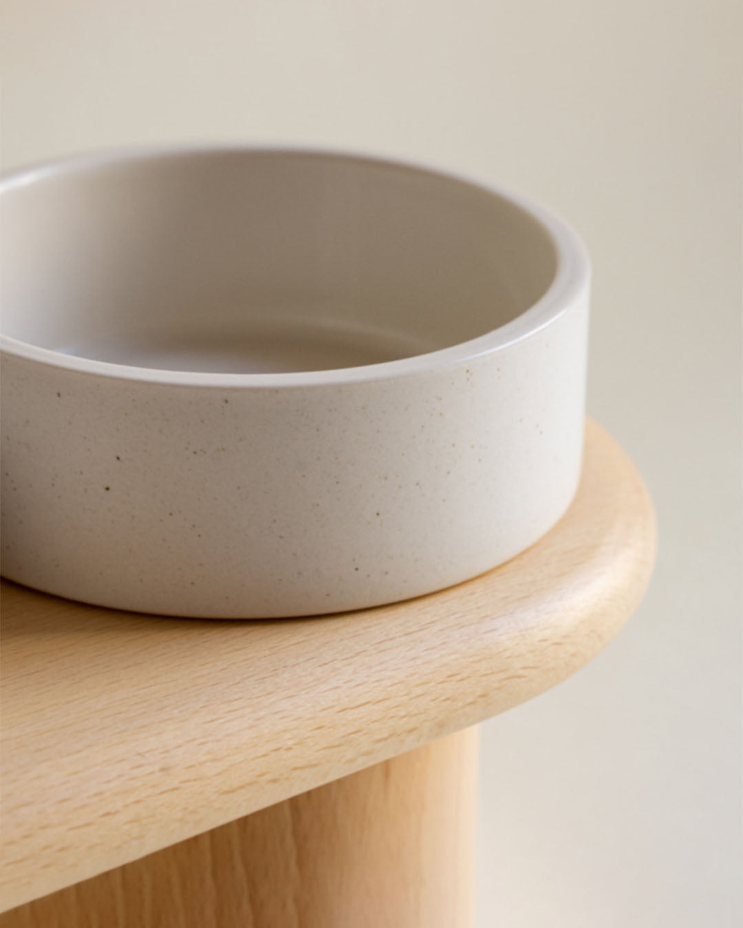 Msdfvs | Snow White Pet Table for Bright and Minimal Indoor Feeding Areas