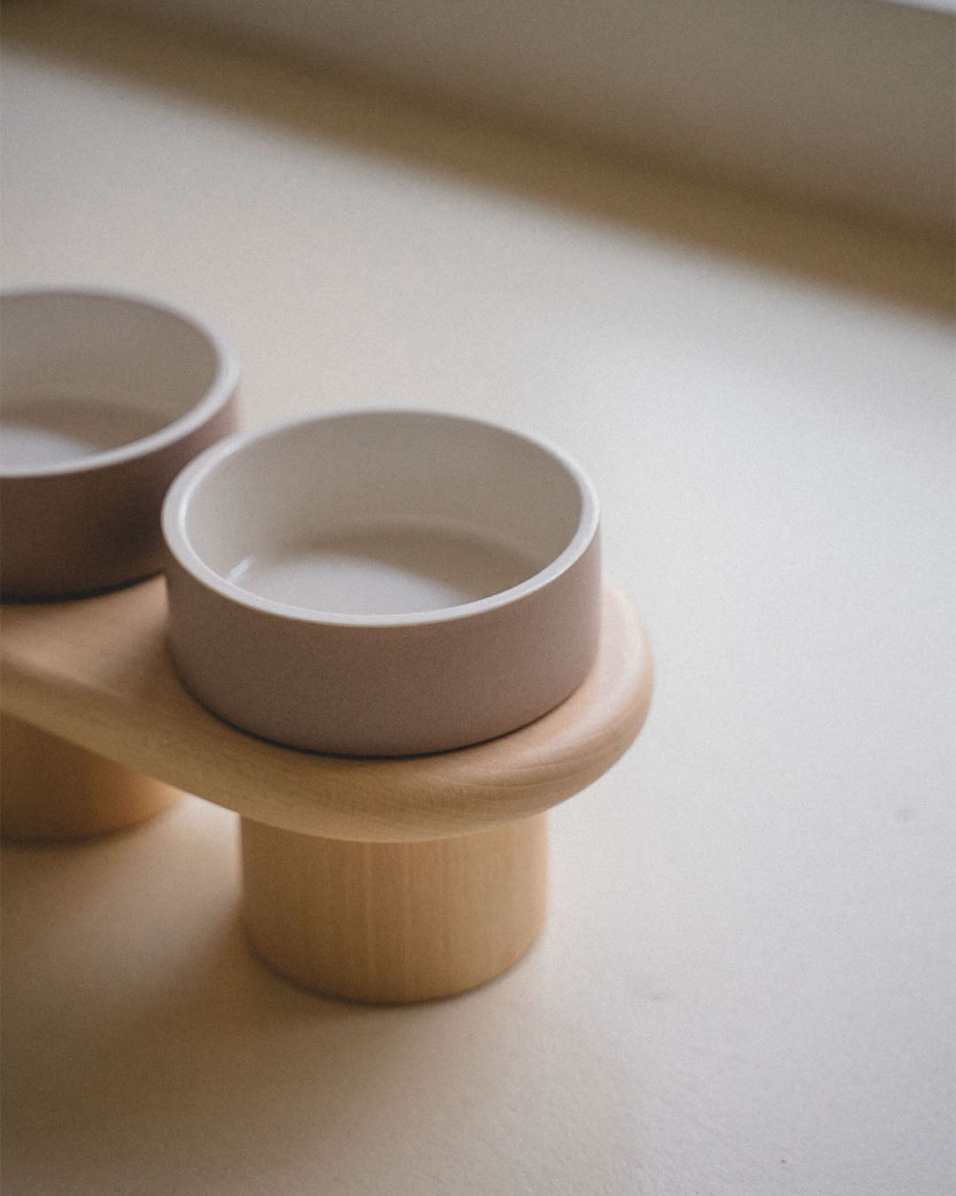 Msdfvs | Vintage Rose Pet Table for Softly Accented Indoor Feeding Spaces