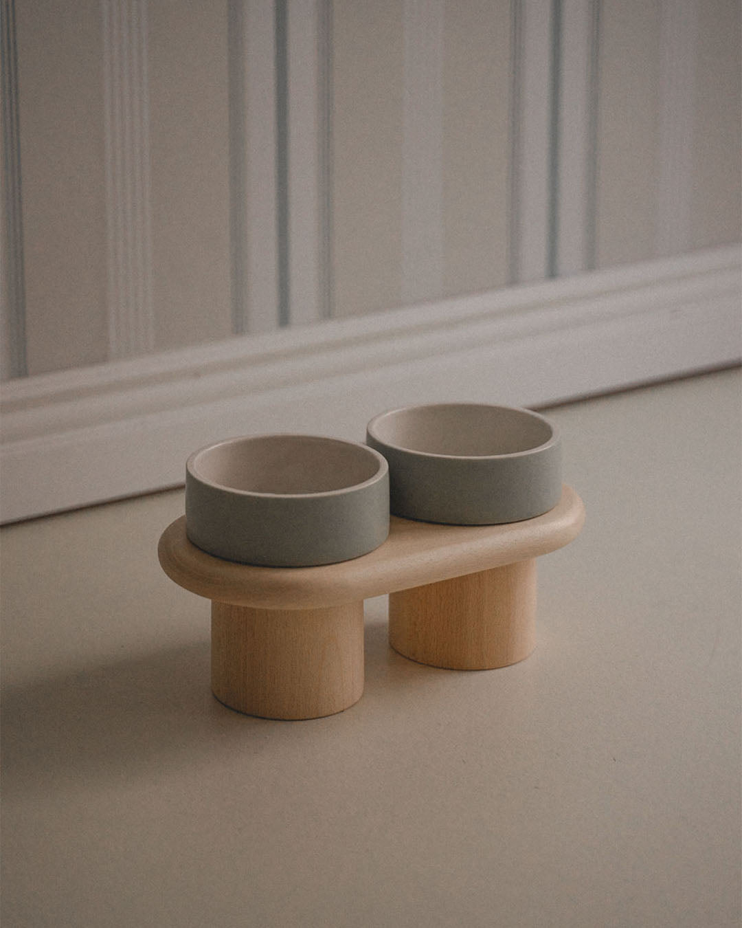 Msdfvs | Soft Green Pet Table for Calm Indoor Feeding Corners