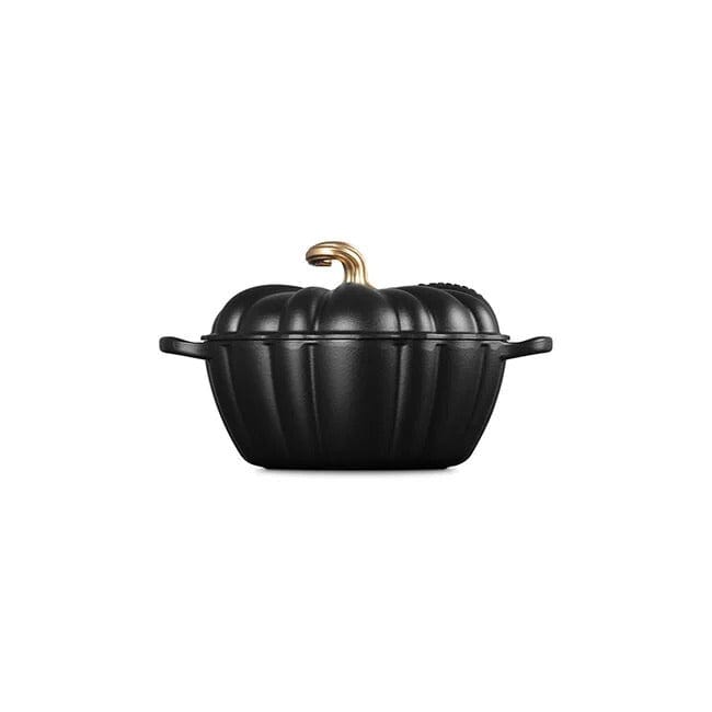 Classic Pumpkin Cocotte, 4 Quart - Licorice with Gold Knob